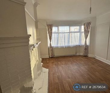 2 bedroom maisonette to rent - Photo 2