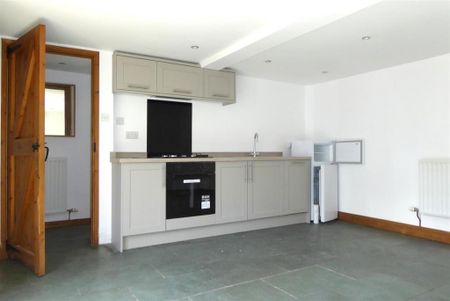 2 bedroom end of terrace house to rent - Photo 2