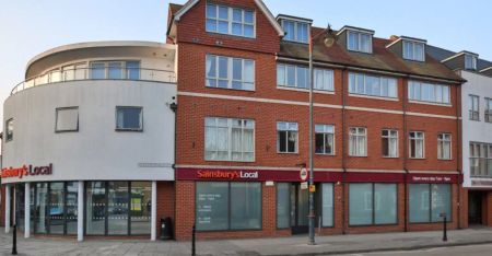 Classic 2 Bed Apartment - Photo 5