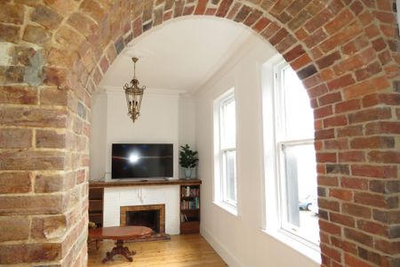 Central Furnished Living. - Photo 2