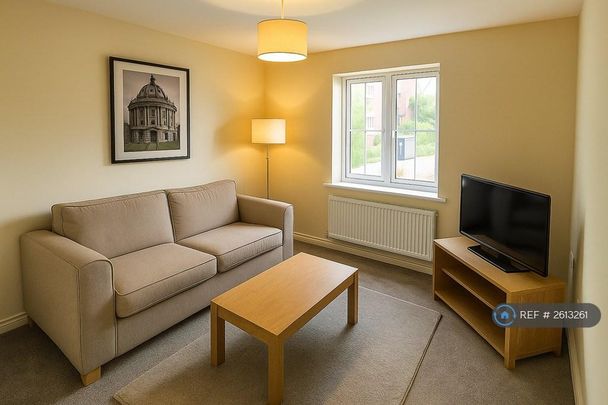 6 bedroom semi-detached house to rent - Photo 1