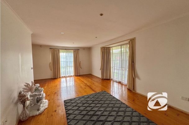 PERFECTLY LOCATED FAMILY HOME - Photo 1