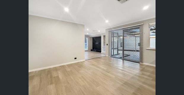 Space, Function & Flexibility – Fully Renovated Family Home with Workshop - Photo 1