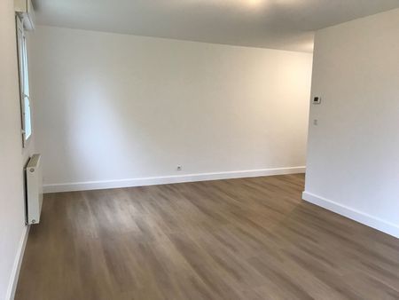 Location Appartement 4 pièces 88m² BESANCON 25000 - Photo 5