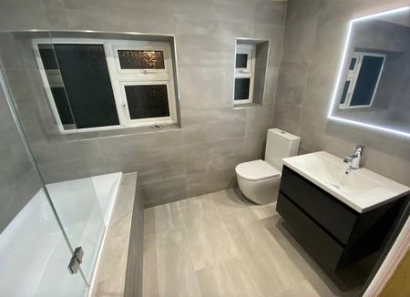 4 bedroom detached house to rent - Photo 2