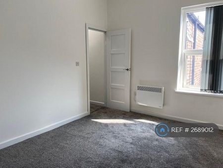 2 bedroom flat to rent - Photo 3