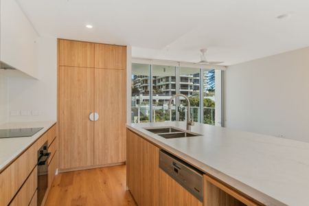 STUNNING 5TH FLOOR 3 BEDROOM APARTMENT - "RHYTHM" - Photo 5