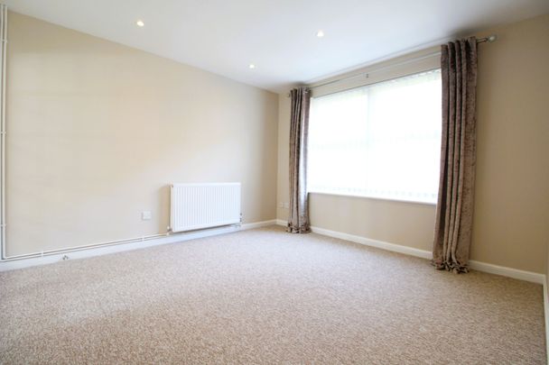 Withy Bush, Burgess Hill, RH15 - Photo 1