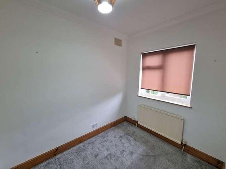 Aberdale Gardens, Potters, EN6 - Photo 4