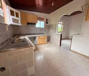 Location appartement 4 pièces, 115.00m², Saint-Joseph - Photo 1