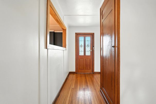 Spacious 3-bedroom family home available now - Photo 1