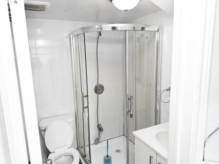 For Lease - 74 Castle Hill Drive Unit# Basement 1, Toronto, Ontario - Photo 4