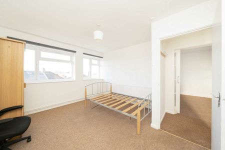 Colney Hatch Lane, N10, London - Photo 5