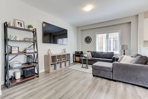 For Lease - 34 Milne Street, New Tecumseth, Ontario - Photo 1