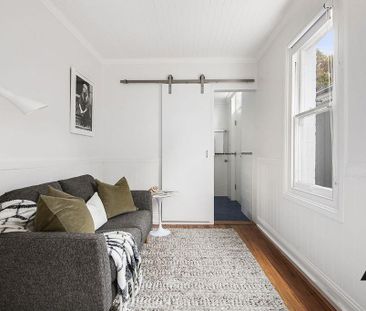 Sophisticated home in cul de sac - Photo 3