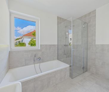 ERSTBEZUG MIT EIGENGARTEN - Charmante Wohnung TOP 3 mit Balkon und ... - Photo 4