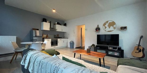 Appartement te huur in Tournai voor € 575 met 1 slaapkamer - Photo 1
