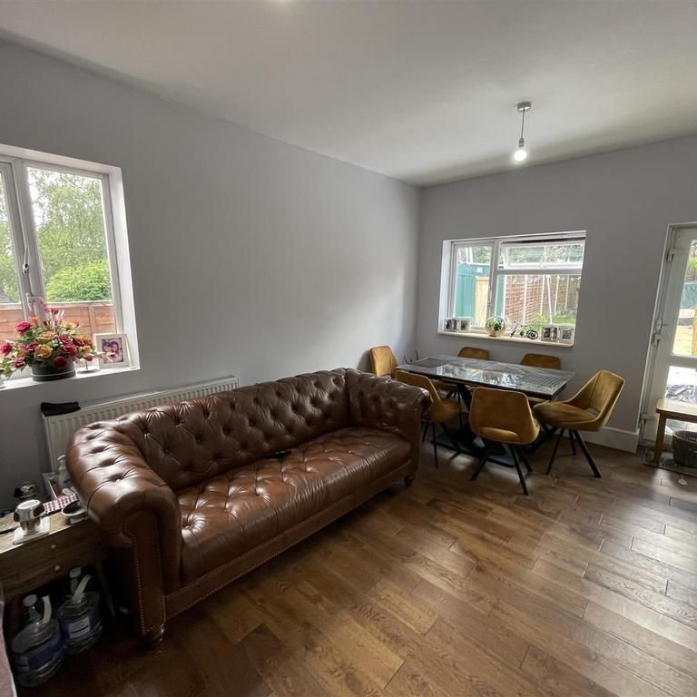 2 bedroom semi-detached bungalow to rent - Photo 1