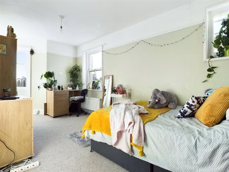 4 bedroom apartment to rent - Photo 5