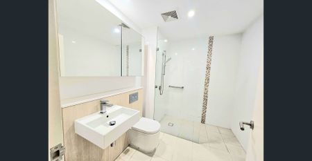 MASSIVE 3 Bedroom Apartment with Partial Furnitures in Rouse Hill Prime Location - Photo 2