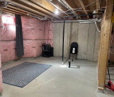 Property For Lease | N9285398 - Photo 4