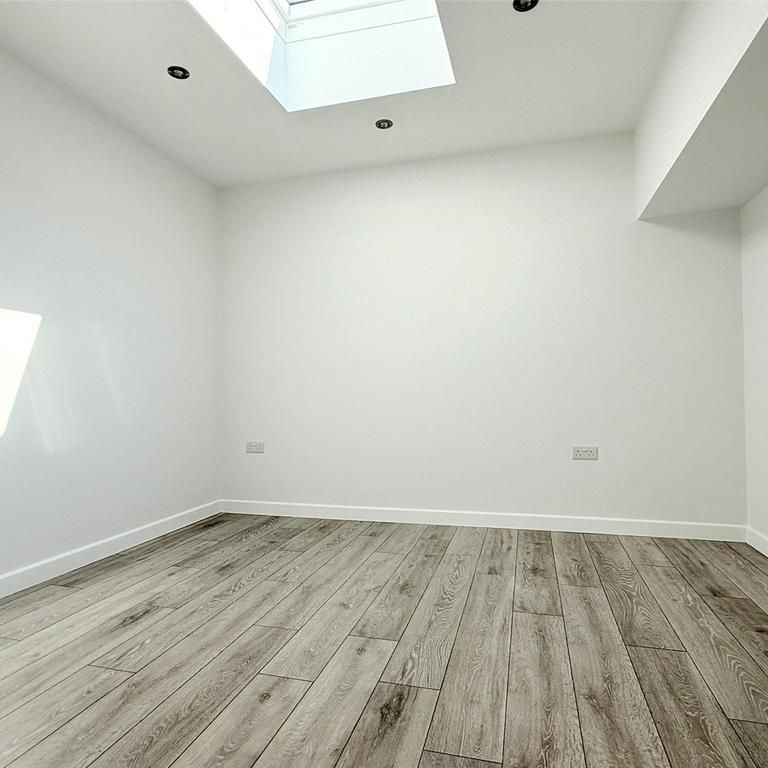 2 bedroom semi-detached house to rent - Photo 1