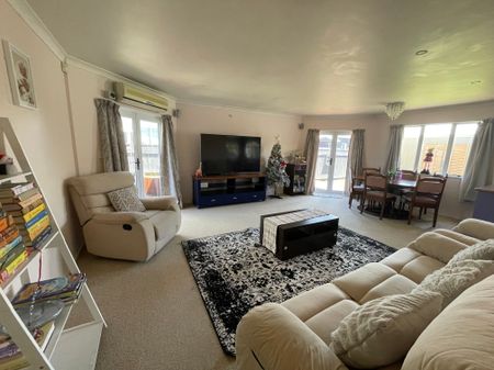 Charming 3-Bedroom Home in Onekawa - Photo 3