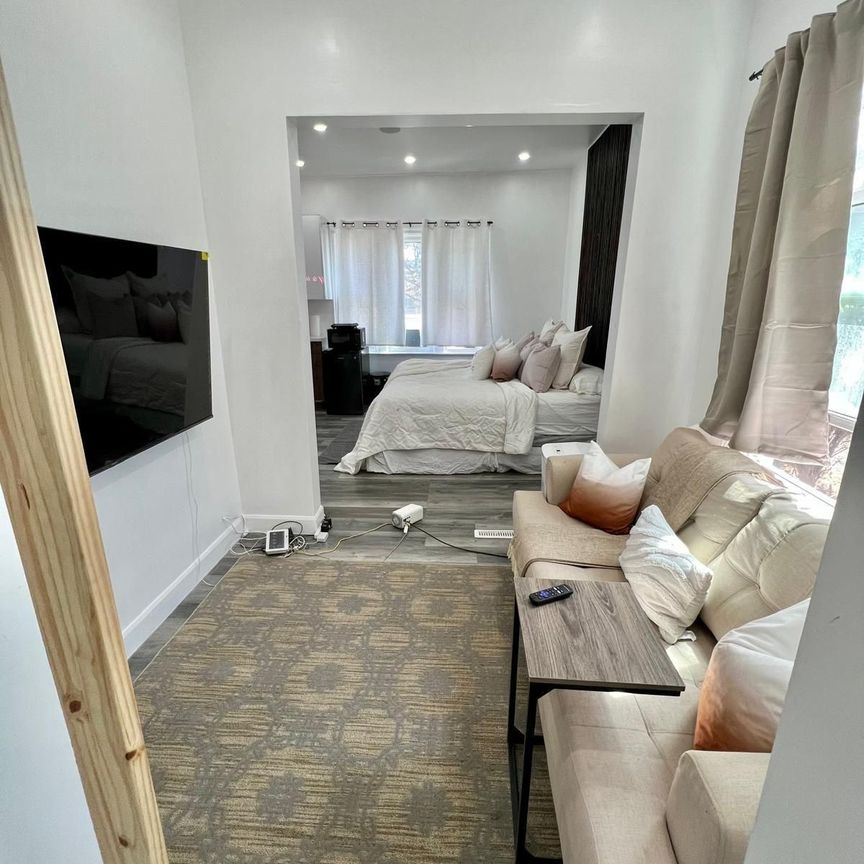 For Lease - 650 Oxford Street, London East, Ontario - Photo 1