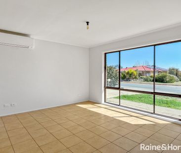 Neat Isabella Plains Home With Large Backyard - Photo 2