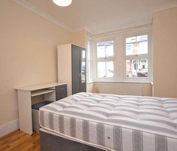 Grange Avenue, University Area, RG6 - Photo 3