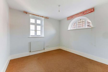 Grade II* listed 4 bedroom stable conversion set in a rural location with wrap around garden, parking and storage. - Photo 3