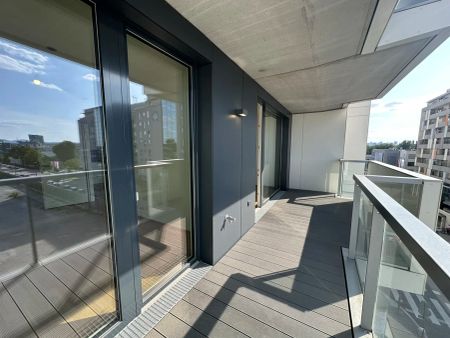 MARINA TOWER - Helle 2-Zimmer-Wohnung mit Balkon und überdachter Loggia - Foto 4