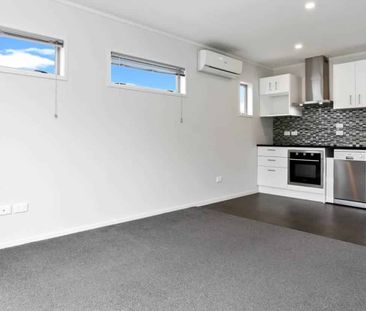 One bedroom unit in Panmure - Photo 2