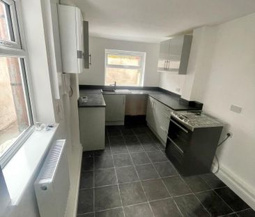 3 bedroom terraced house to rent - Photo 6