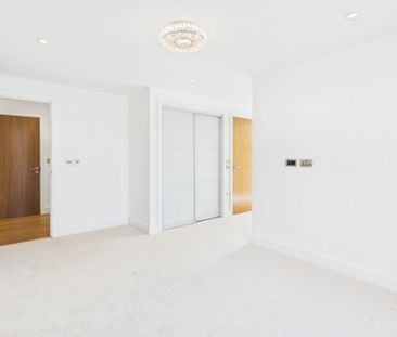 Station Road, Gerrards Cross, Buckinghamshire,SL9 - Photo 2