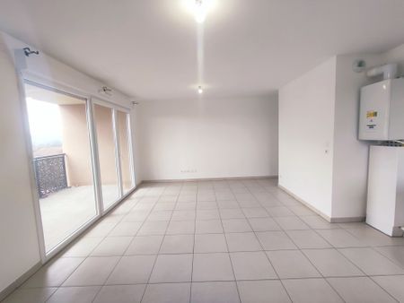 Appartement T3 - 61,13 m² - L'ISLE D'ABEAU - Photo 2