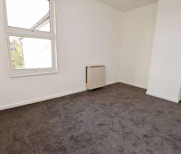 2 bedroom semi-detached house to rent - Photo 6