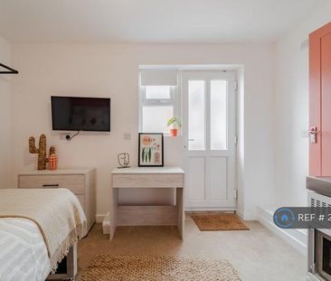 1 bedroom in a house share to rent - Photo 5
