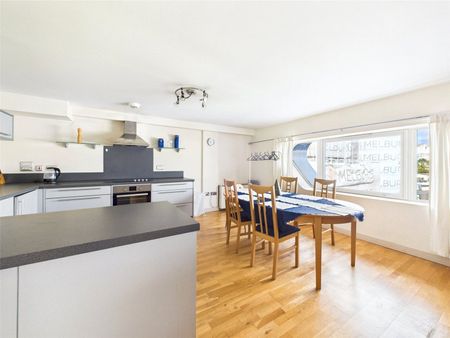 51.02 Apartments, St. James Barton, Bristol, BS1 - Photo 4