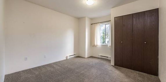 Lakehill Villa - 1 Bedroom - Available Now - Photo 2