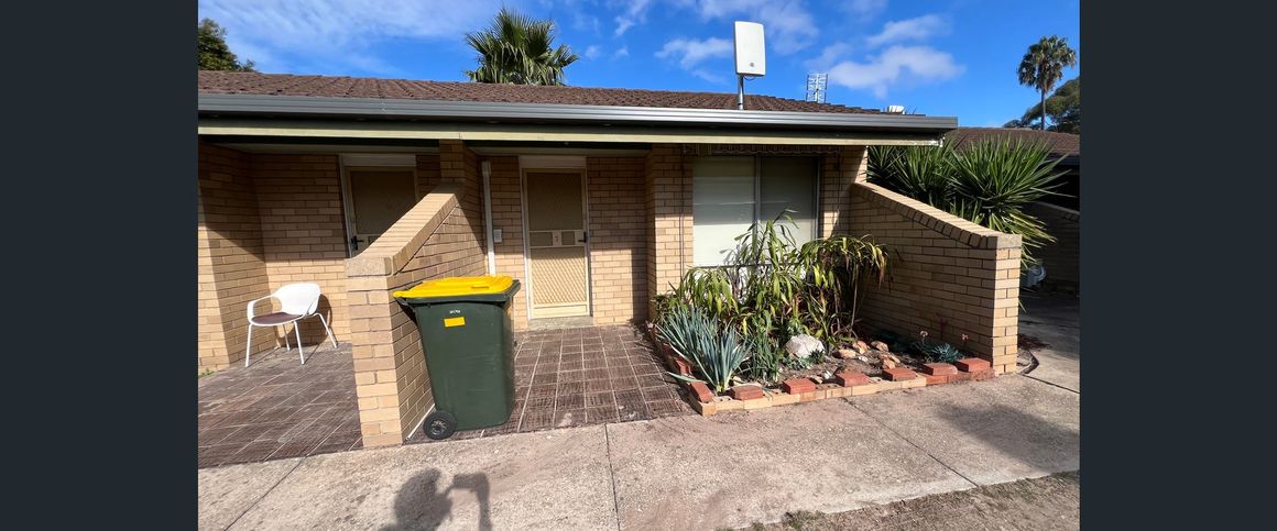 Comfortable Studio-Style Living - Photo 1