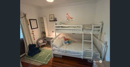 Charming Family Home for Rent – 3 Bedroom Beauty with Leafy Outlook - Photo 4