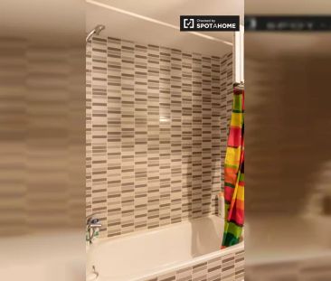 Laid-back room for rent in 4-bedroom apartment in Centro - Foto 4