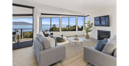 Beachside Luxury with Sweeping Bay Views - Photo 2