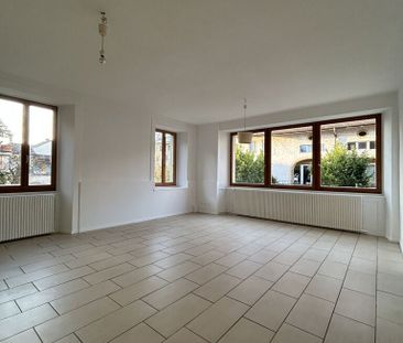 Large 2.5-room apartment in Champagne - Photo 3