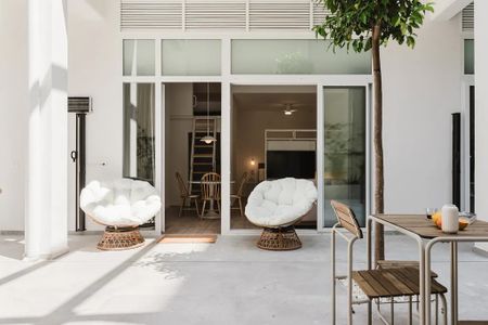 Carrer de la Democràcia, Valencia, Valencian Community 46014 - Photo 2