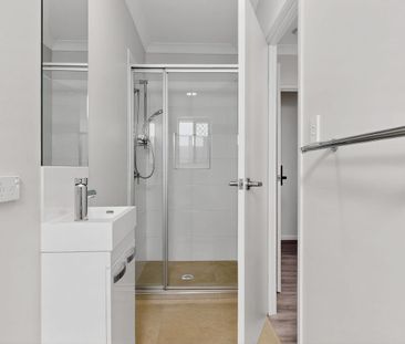 9 Centurion Street, Bridgeman Downs, Qld 4035 - Photo 2