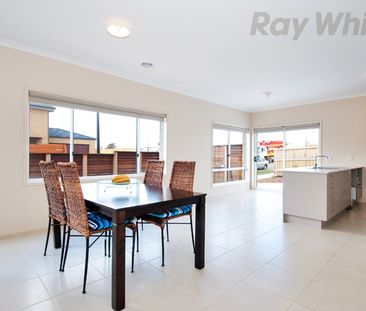 11 Red Box Street, Coburg North VIC 3058 - House For Rent | Domain - Photo 2