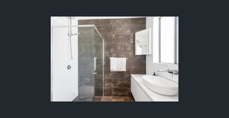 Luxuriously Designed, Stylish And Sun Kissed Executive Style Four Bedroom Family Oasis In A Blue Ribbon, Park-Side Location - Photo 2