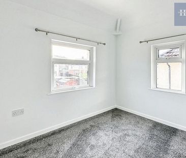 3 bedroom end of terrace house to rent - Photo 2